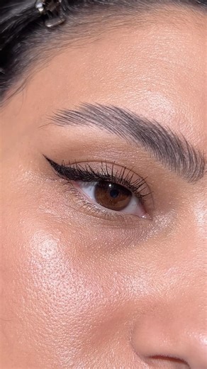 A perfect eyeliner takes practice - this tutorial will make it way easier for you though! 👀 Did this tutorial help you out? 💖 #makebeautyfun #essencecosmetics #eyeliner #eyelinertutorial #makeup #tutorial #makeuptutorial | essence cosmetics