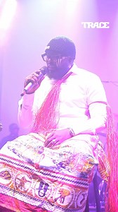 🎥 Le show de Phillbill à l’IFC Douala ? C’était du "Venez voir et allez dire" ! Son premier EP, « The Soundman », composé de 8 titres avec des featurings de Roseline Layo, Jovi, Mic Monsta & Ketia Anzouer, est un véritable chef-d’œuvre qui fusionne les cultures camerounaises 🇨🇲🎶 Disponible maintenant sur toutes les plateformes de streaming. #TraceAfrique #Phillbill #WeAreAfricanMusic #TheSoundman #Cameroun | TRACE Afrique