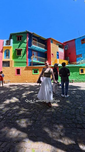 Hace poquito más de un año que vivo en Buenos Aires y me sigue sorprendiendo siempre. Saben que amo y disfruto muchísimo de ir a museos 🥰 Con las experiencias de @airbnb ustedes también pueden descubrir su ciudad de forma diferente 🫶🏼 #airbnbpartner | Pau Bolzan