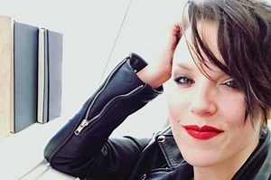 HALESTORM's LZZY HALE Talks About New GIBSON Limited-Edition Signature (Video)