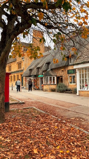 The Cotswolds 🏴󠁧󠁢󠁥󠁮󠁧󠁿 Here’s another magnificent reel for you to enjoy from the beautiful Cotswolds during Autumn. This time it’s some beautiful autumnal videos by Matt around the North Cotswold villages of Broadway & Snowshill this evening & last year. Will you be exploring here in Autumn🍃 If you like what you see and love the Cotswolds. Please consider following us at @Cotswolds_Culture today! 📸 Reel By: Matt @cotswolds_culture ☀️ #Cotswolds_Culture To Feature! 🏡 🧡 We Hope You Enjoy