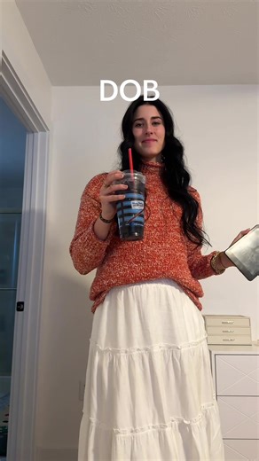 D: nightshade energy 7 brew. O:teacher ootd B: Chains of Fate. #DOB #book #7brew #teacherootd #books
