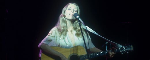 2 Songs Joni Mitchell Wrote About David Crosby and Their Short-Lived Relationship