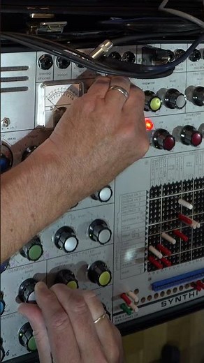 The Mind-Blowing EMS VCS3 Sequence in Pink Floyd's On The Run