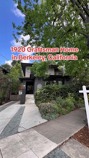 1920 Craftsman home in the Elmwood neighborhood of Berkeley, CA listed for $1,800,000 Listed by Scott Leverette of Golden Gate Sothebys #berkeley #craftsman #luxuryhomes #bayarearealestate #hometour