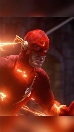 Its energy source is actually THE FLASH running inside it! ⚡🏃♂| Crisis on Infinite Earths Scene