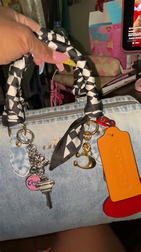 My weekend bag once I pop the tags! #shopping #coachoutlet #bag