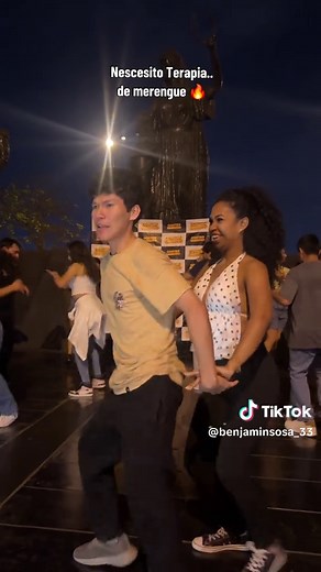 Antoja tomar clases de merengue!! 🔥🔥🤭 @Sofía con Saborr🔥🔥🔥 #merenguedominicano #fyp #merengue