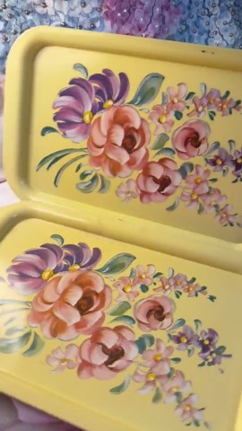 Vintage Metal/tin Serving Trays (set of 2) Yellow Lacquered Handpainted Toleware With a Floral and Leave Pattern - Etsy