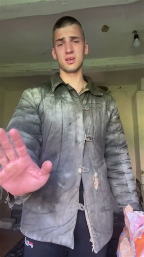 i don't have Clothing help me please I'm alone #helpmemakethismakesense #comedy #food #respect