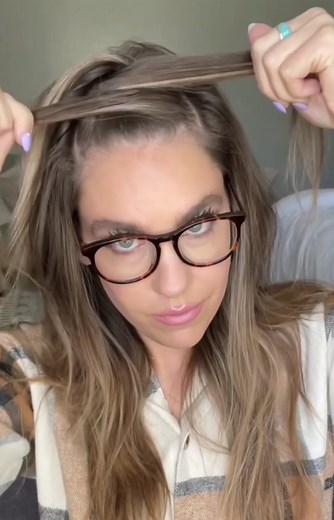 Awesome Hairstyles on Instagram: "Awesome hair tutorial 🤩🤩 @hairtutorial4you ❃ Follow @hairtutorial4you to get more hair style ideas and learn simple beautiful hair styles 💓 • Credit: @blushbasics • #hairstyleideas #videohair #braidtutorial #hairtutorialvideo #hairvideotutorial #hairstyletutorial #braidoftheday #braidsofinstagram #hairglamvideos #tutorialhairdo #hairvideoshow #naturalhairtutorial #tutorialhair #cutehairstyles #marcbeauty #tutorialvideo #braidinglife #hair