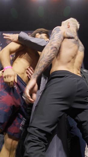 Headbutt?! 😬 👀 Go onstage for THAT Arman Tsarukyan vs Dan Hooker staredown! #UFCQatar | UFC