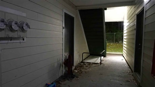 Man shot through door of Chesterfield apartment on Christmas morning