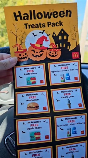 9.5K reactions · 1.7K shares | They’re BACK and still just $2! McDonald’s Halloween coupon books include 12 FREE menu item coupons, valued at $23! 勞 @mcdonalds | Hip2Save | Facebook