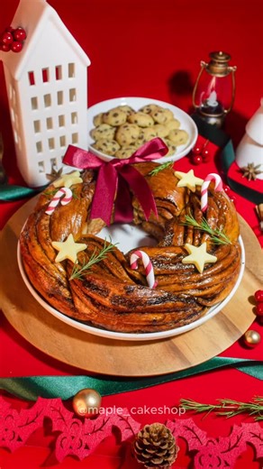 Maple Cake Shop on Instagram: "🎄✨ La magia de la Navidad llegó a Maple Cake Shop ✨🎄 Disfruta tus celebraciones con nuestra colección de postres navideños 🎄 🍰 Desde tortas festivas con detalles únicos, hasta delicados bocados que despiertan recuerdos y emociones ✨ 📲 WhatsApp Pedidos ✨ 997256000 #navidaddulce #christmasdessert #postrenavideño #tortaslima #fyp"