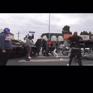 SLAP Media on Instagram: "Wild biker gang fight in LA wtf??? What’s your take on jumping people? Necessary or lame? Footage from @zionmejia2 #losangeles #fights #fightvideos"