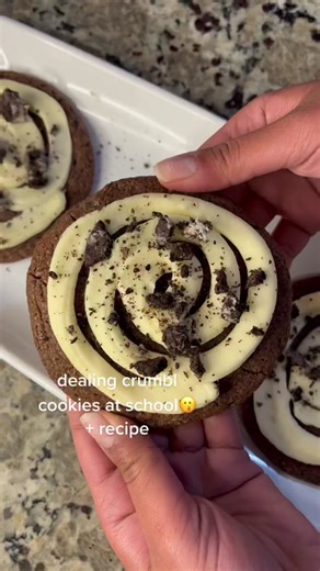Delicious Oreo Crumbl Cookies Recipe