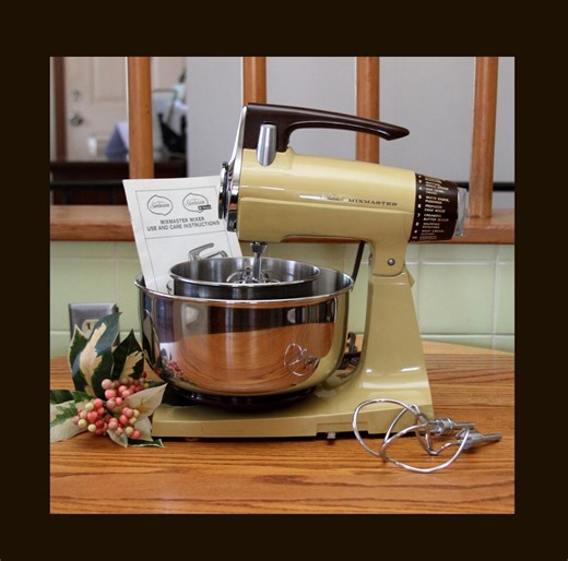 Vintage 1970's Sunbeam 12 Speed Stand Mixer Harvest Gold With 3 Bowls  VGC! - Etsy