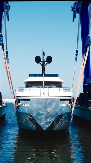 Fourteenth Custom Line Navetta 30 launched: an icon of style and comfort. The new hull in the Custom Line displacement range entered the water at the Ferretti Group Superyacht Yard in Ancona. Engineering design: Ferretti Group Exterior design: Filippo Salvetti Design Interior architecture: ACPV Architects Interior design: Custom Line Atelier #FerrettiGroup #KeepBuildingDreams #ProudToBeItalian 🇮🇹 #MadeInItaly https://ow.ly/aiQY50OJULw | Custom Line Yacht