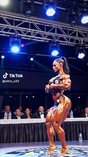 #bodybuilding#bodybuildingmotivation #健美 #健身#beauty #肌肉 #training #buff#buffbody #músculo #cool #muscle #women #girl #筋肉 #ボディビル #筋肉女子 #art #ai #musculation #culturismo#ボディビルダー