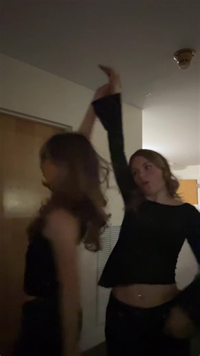 🕺@Bella 🪩 | bella