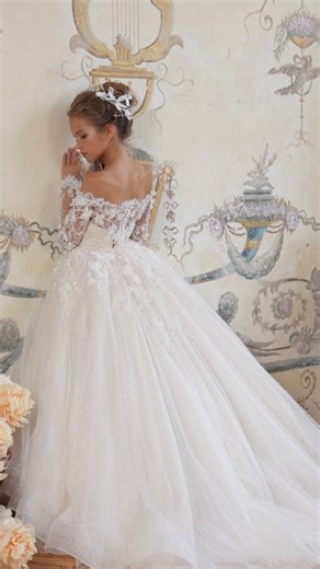 S I E N N A ✨ Create the Dress of Her Dreams ✨ Step into one-of-a-kind elegance with our handmade Lux Girls dresses — crafted with exquisite European fabrics, intricate embroidery, and delicate detailing. 💫 Whether it’s for a Holy Communion or as the perfect flower girl look, each gown is designed with care, quality, and a touch of magic. 👗 Personalize a design from our Lux Collection or work with us to create a custom masterpiece just for her. 📅 Book your appointment today to begin the journ