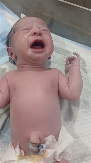 cute baby relaxing after first feeding #neonatologist #newborn #newbornbaby