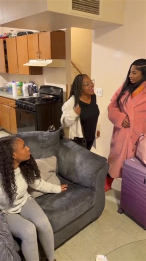 47 reactions | Sharra finds out they’re staying IN THE PROJECTS of Chicago! Brooke is shocked! #Jesus #Jesusispoppin #Jesusbeenpoppin #kountrywayne | Annie Lame | Facebook