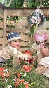 Skrg abang sama adek sering" Main ke makam bunda ya🥰🥺, skrg papa jauh dari kalian 🥹🥹 Besok papa plg kita ber3 tempat makam bunda, kita doa in bunda supaya bahagia senang di surga allah SWT 🤲🥰🥺🥺 #alfatihah #almarhumah #anakkusayang #babytwins #anaksholehsholehah #videoviral #kehilangan #travel #newyeareve #newyearevent #newyearcelebration #nature #outdoortun #communitybuilding | Afdhalull Ziqri