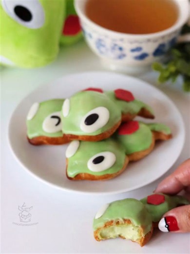 Gloria on Instagram: "Pistachio Zygarde core eclairs 💚 I had the honor of being invited by @nintendoamerica to a hands-on preview of Pokémon Legends: Z-A, and it was so fun that I made some treats to continue the hype at home! ☕✨ Swipe for a rare pic of me and the pastries and drinks they offered at the event (Lumiose City cafe vibes!) Getting an hour to play was amazing, I could have spent most of the time customizing my character if they hadn't gently reminded me I had so much more to 