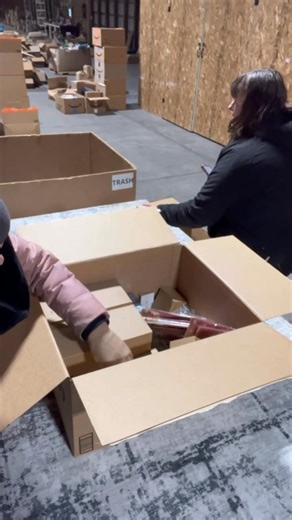 Gum, socks and jewelry in this one. Please help encourage us for more reels of these XL Amazon Mystery Box Reveals by liking, sharing and leaving comments on our content!!! | Whatnots Over Yonder - PAGE