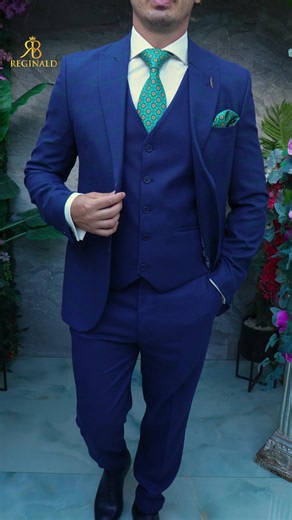 Costum bleumarin cu carouri verzi — sacou, vestă și pantaloni C5464