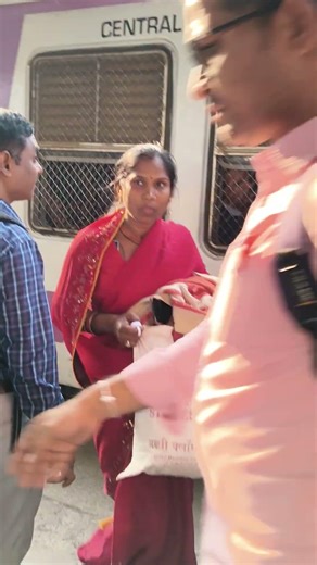 EMU Local Train in western Railway || Mumbai local train travel guidence map #emutrain #train