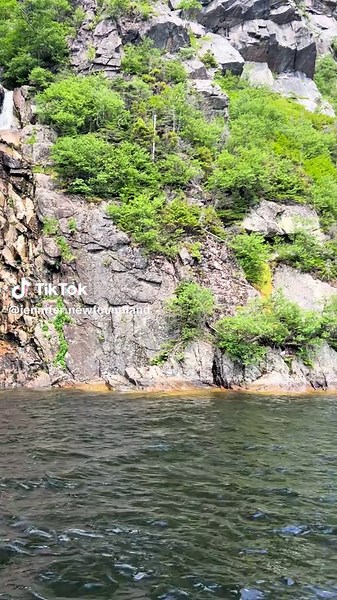 Exploring Western Brook Pond: A Perfect Boat Ride