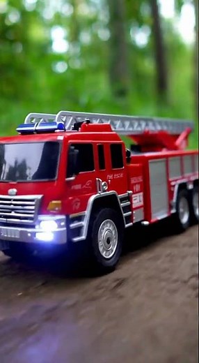 Remote Control Fire Bridge Truck Unboxing & Review | RC Fire Fighting Truck 🚒