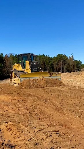 3.2K views · 9.3K reactions | What advice do you have for someone wanting to start a career in earthmoving? — WORK THE DIRT — #workthedirt #digitdigitalgps #heavyequipment #dozer #construction #dirtwork #earthmoving #bluecollar #job #advice @the.crew.collab | Dig-It Digital GPS | Facebook