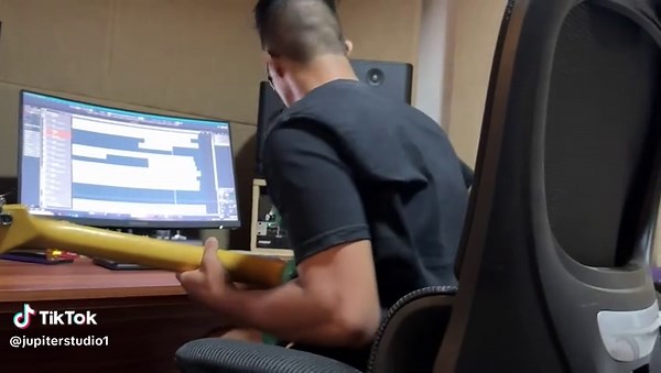 Fun Moments in the Recording Studio with a Guitarist