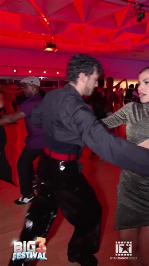 On the occasion of this dance, i would like to share what, in my opinion, makes social dancing truly magical…🪄 The connection and communication between the dance couple… 🔑 The role of the leader is not simply to guide, but to listen to the follower, to adapt, and to co-create balance together, giving her the space to respond and express herself. Salsa has undeniably evolved over the years..however, it requires continuous and conscious work from all of us in order to reflect the contemporary re