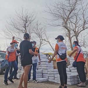 4.2K views · 197 reactions | On Nov 6, 5 days after Typhoon Goni (Rolly) struck Bicol region, World Vision made its first relief distribution. 1,400 families from the coastal communities of Tiwi, Albay, the second landfall area of the typhoon, received hygiene kits, shelter kits, and non food items. We can reach more families with your help! Support and pray for all the emergency relief efforts in the Bicol region. Learn more: wvph.co/rollyresponse | World Vision Philippines | Facebook