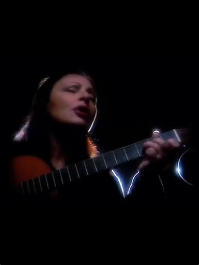 Χάρις Αλεξίου - Οι φίλοι μου χαράματα. #ΟιΦίλοιΜουΧαράματα #ΧάριςΑλεξίου #ΔιαχρονικόΤραγούδι #nostalgic #greekmusic