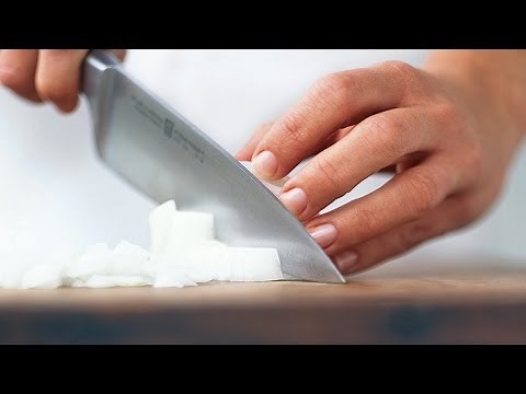 Wood vs. Plastic Cutting Boards | Ask the Expert