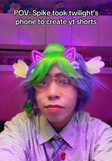 Im pretty sure spike is a yt short addict and would go crazy if you took his phone #mlp #mylittlepony #friendshipismagic #spike #spikethedragon