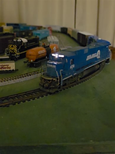 Running HO Scale Trains!! #hoscaletrains #modelrailroad #fyp #modeltrainsoftiktok #modelrailroading