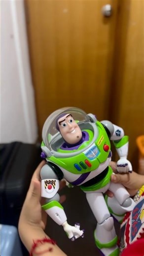 Buzz lightyear toy review 🙀#shortsfeed #shorts #disneytoys #buzzlightyear