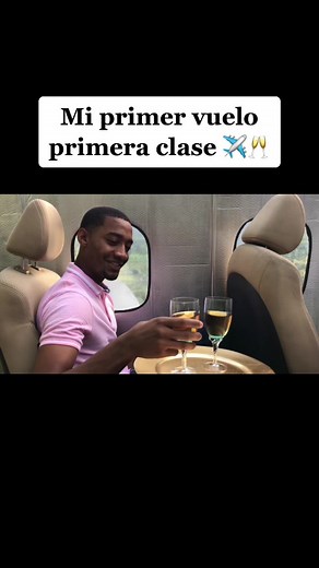 Mi Primer Vuelo en Primera Clase ✈️🥂😏🔥 #vuelos #humor #comedia #videoviral #entretenimiento #albertmora