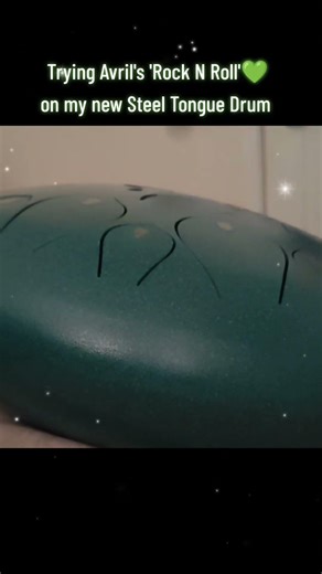 🥰💚Avril 'Rock N Roll' cover! @Avril Lavigne #foryou #fyp #popular #avrillavigne #rocknroll