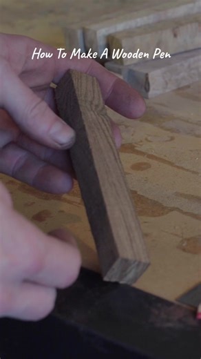Step by step process of making a wooden pen om the lathe. #woodworking #lathe #woodturning