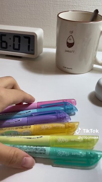 無印のアクリルペンスタンドの使い方