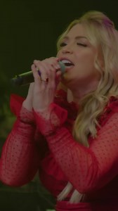 Elohim, El Shaddai, Adonai, adore o nome dele 🙌❤️ O clássico "Há Uma Saída" ganhou uma nova versão nas vozes das cantoras Shirley Carvalhaes e Elaine de Jesus. Ouça na sua plataforma favorita! #AssessoriaEJ #ElaineDeJesus #ShirleyCarvalhaes #HáUmaSaída #Streaming #Spotify #Deezer #Tidal #AppleMusic #AmazonMusic #YouTubeMusic #Napster | Elaine de Jesus