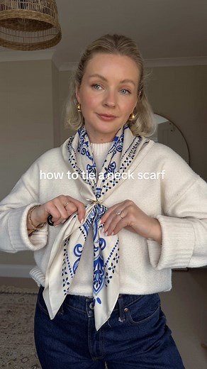 Four Stylish Ways to Tie a Neck Scarf